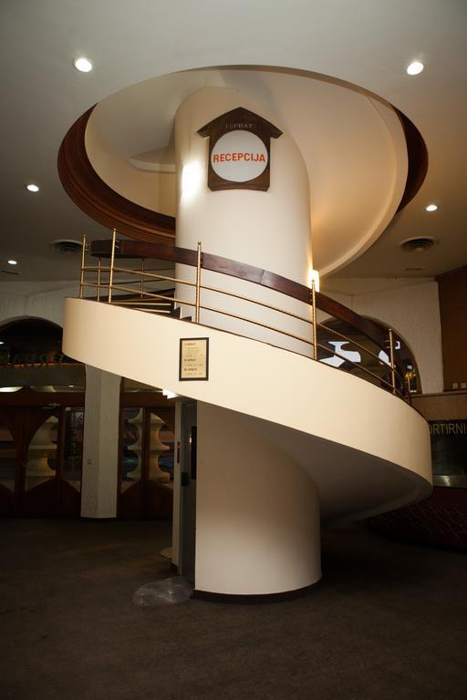 Hotel Vrbak 新帕扎尔 外观 照片
