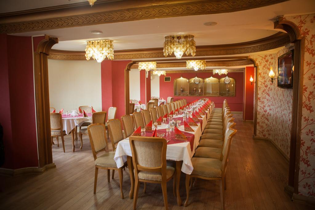 Hotel Vrbak 新帕扎尔 外观 照片